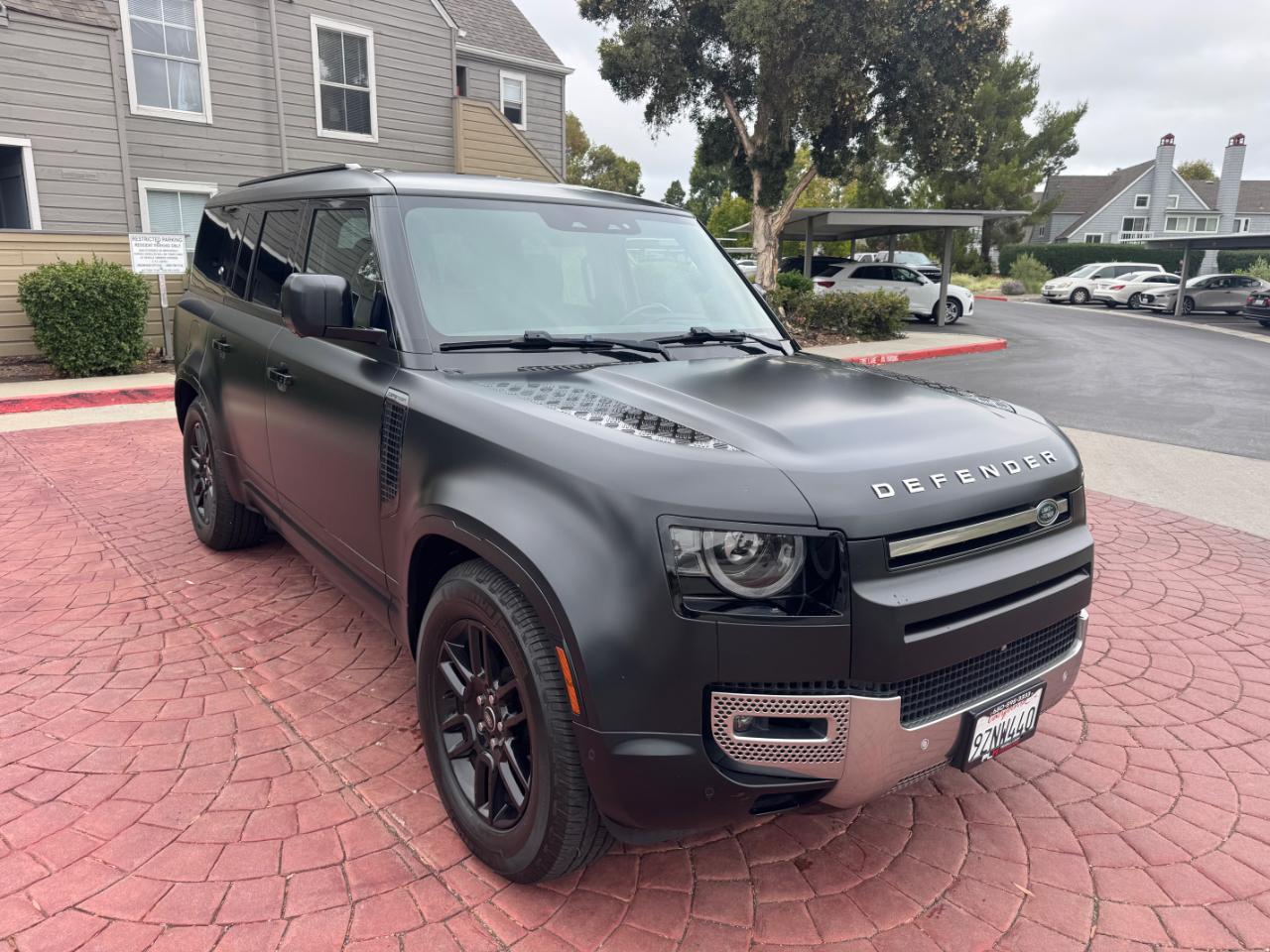Land Rover Defender 130 S 2023