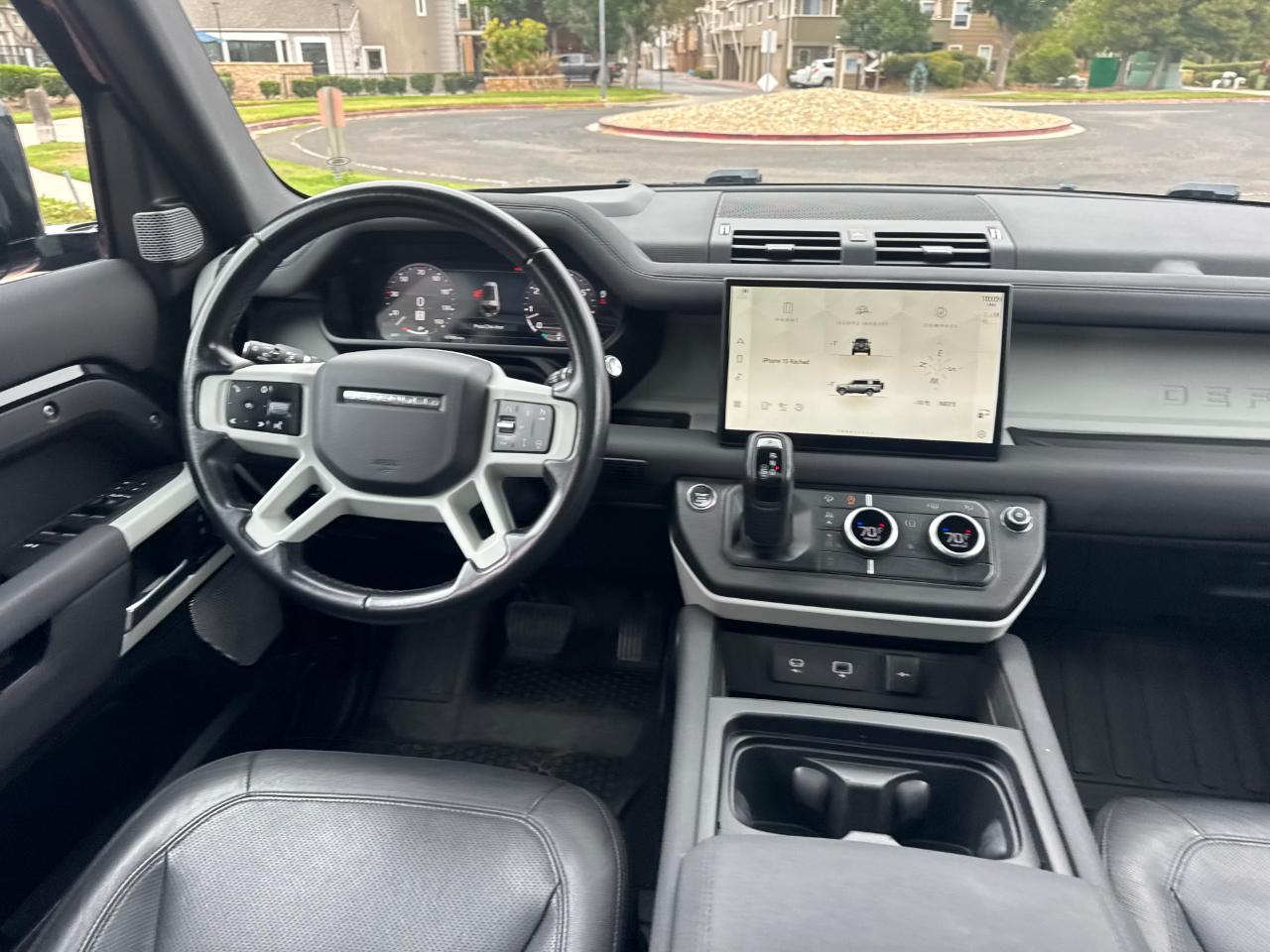 Land Rover Defender 130 S 2023
