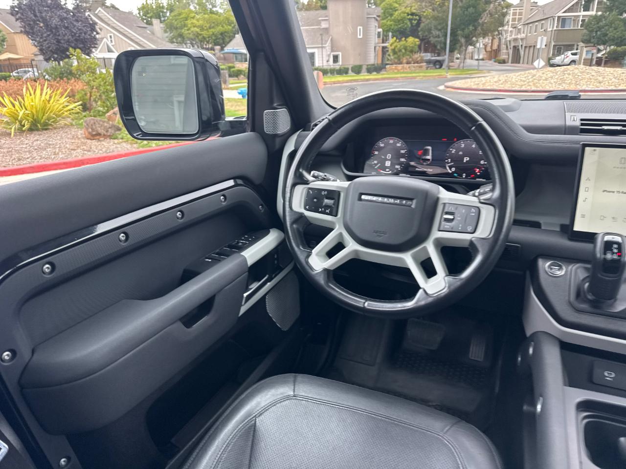 Land Rover Defender 130 S 2023