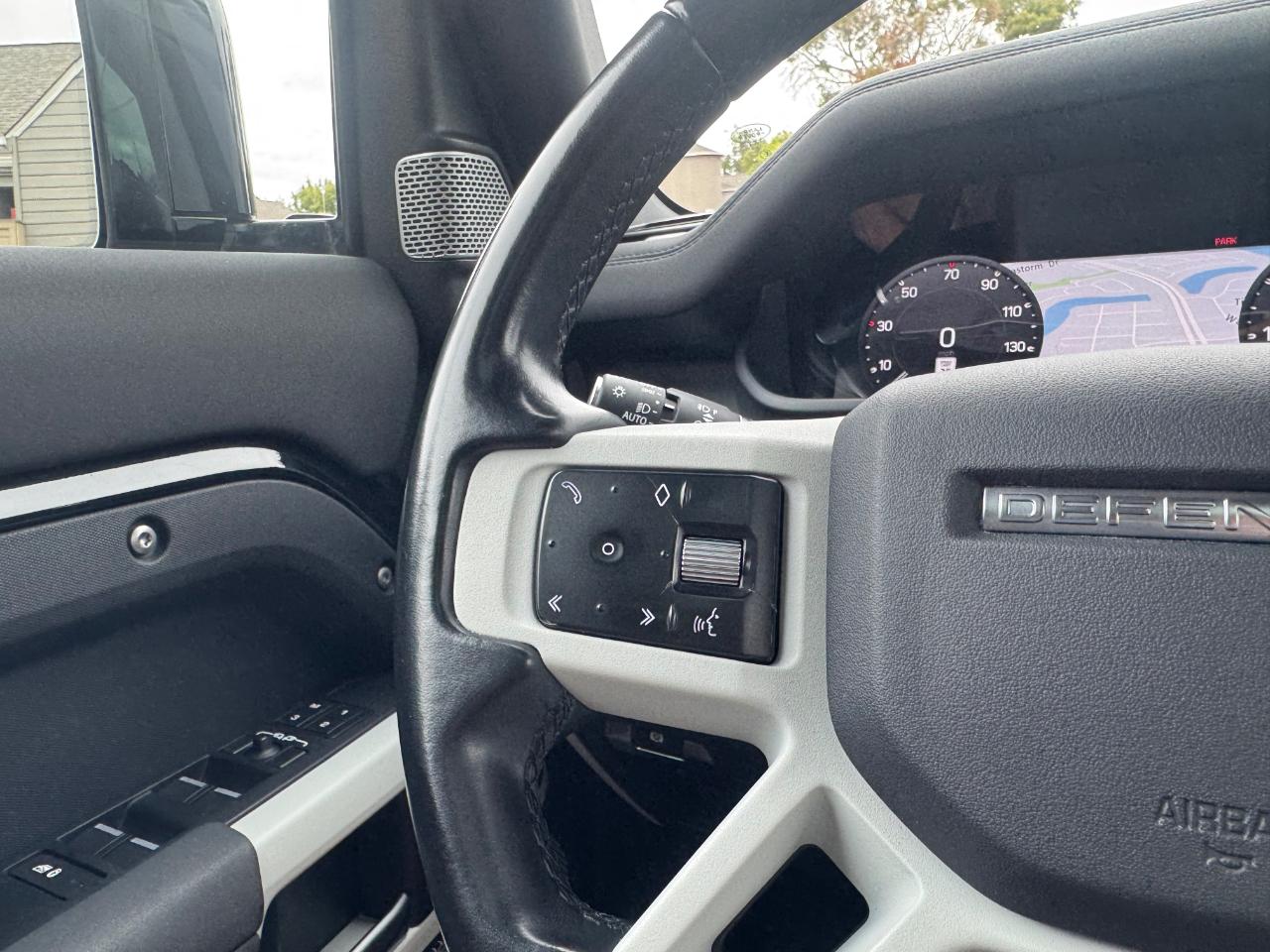 Land Rover Defender 130 S 2023