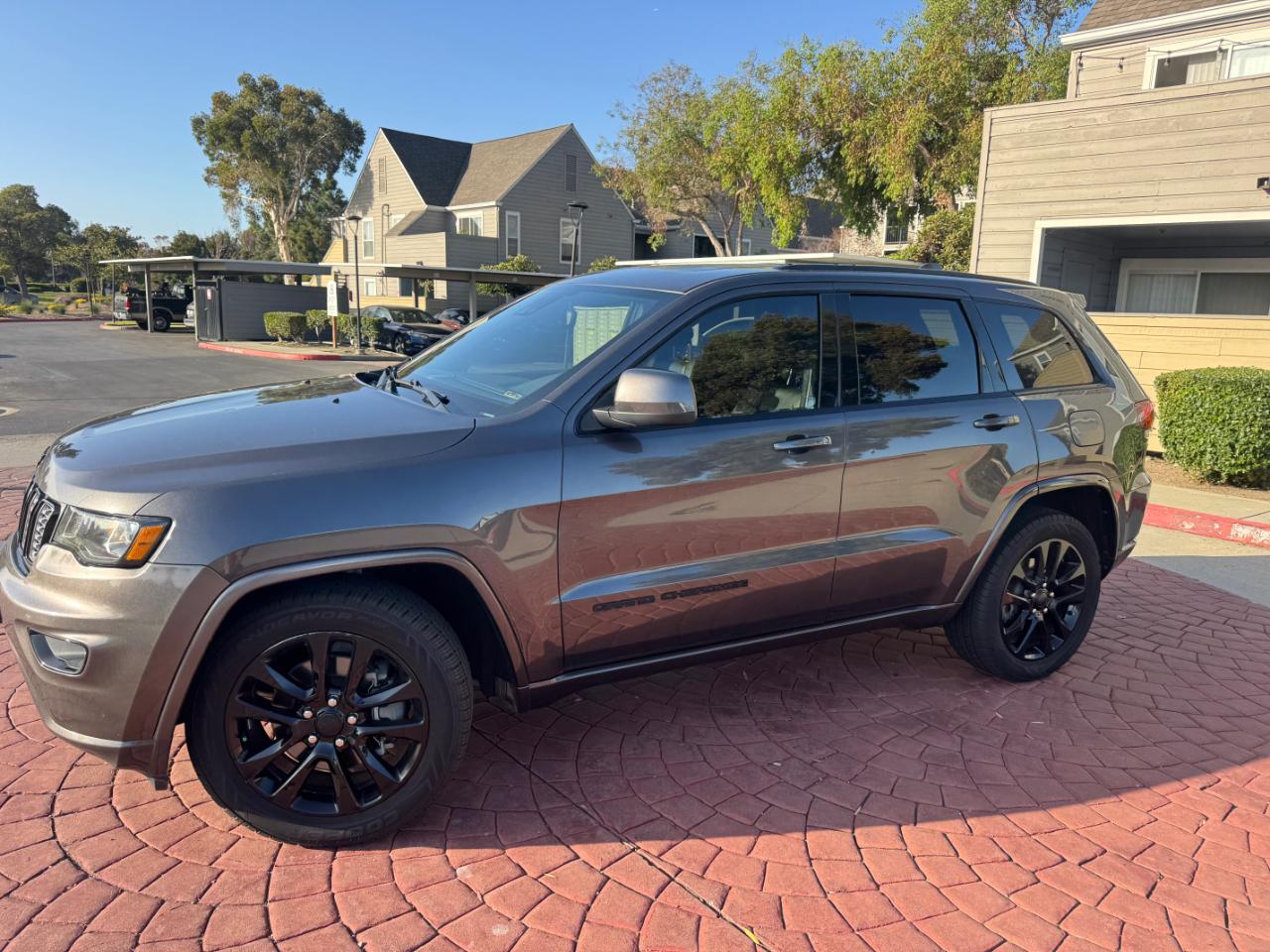 Jeep Grand Cherokee Laredo X 2WD 2021