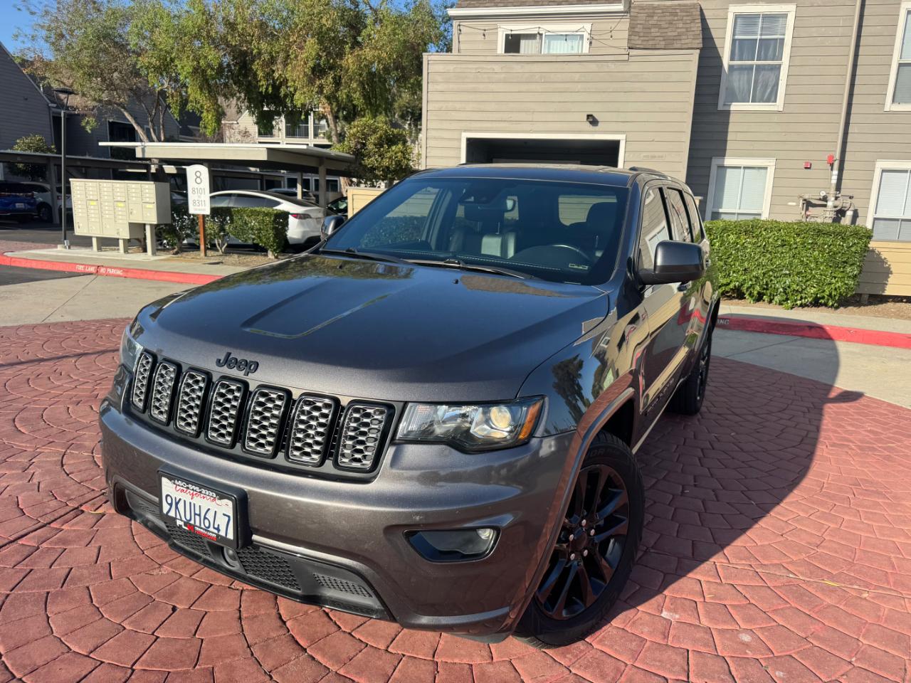 Jeep Grand Cherokee Laredo X 2WD 2021