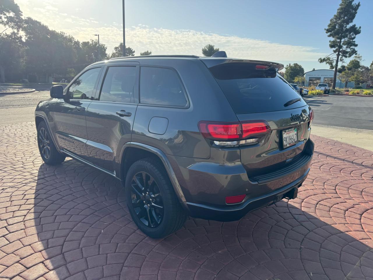 Jeep Grand Cherokee Laredo X 2WD 2021