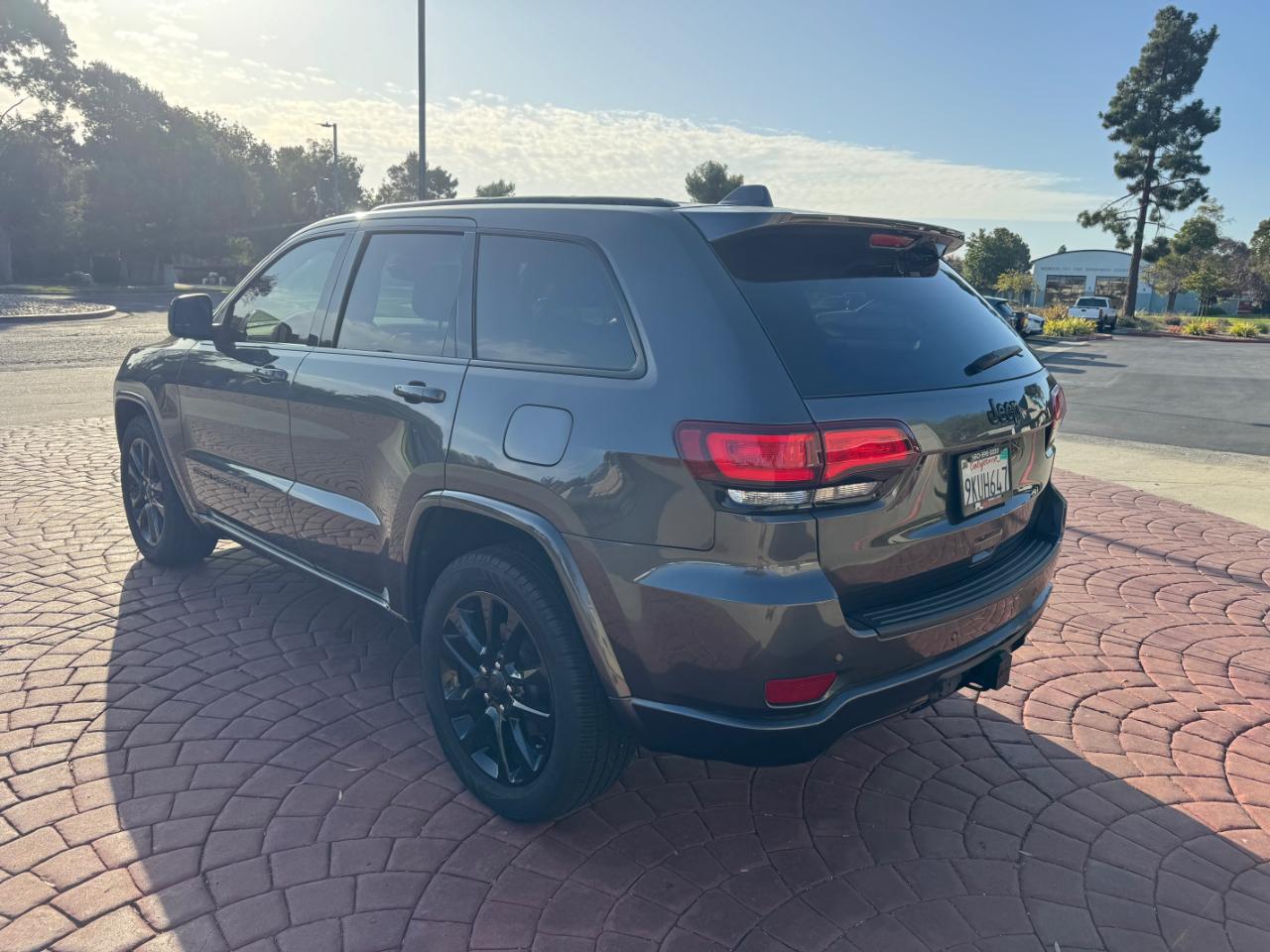 Jeep Grand Cherokee Laredo X 2WD 2021