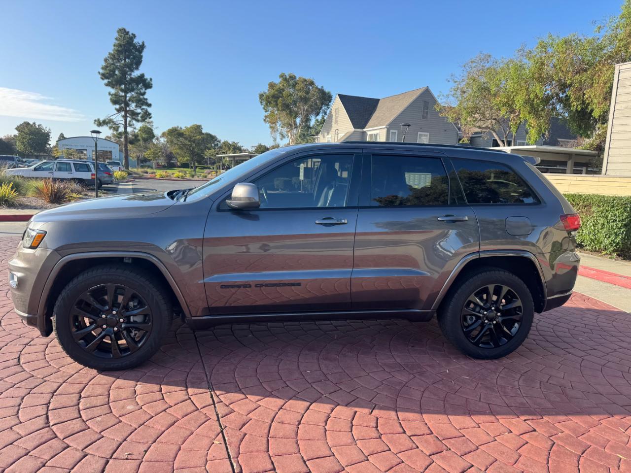 Jeep Grand Cherokee Laredo X 2WD 2021