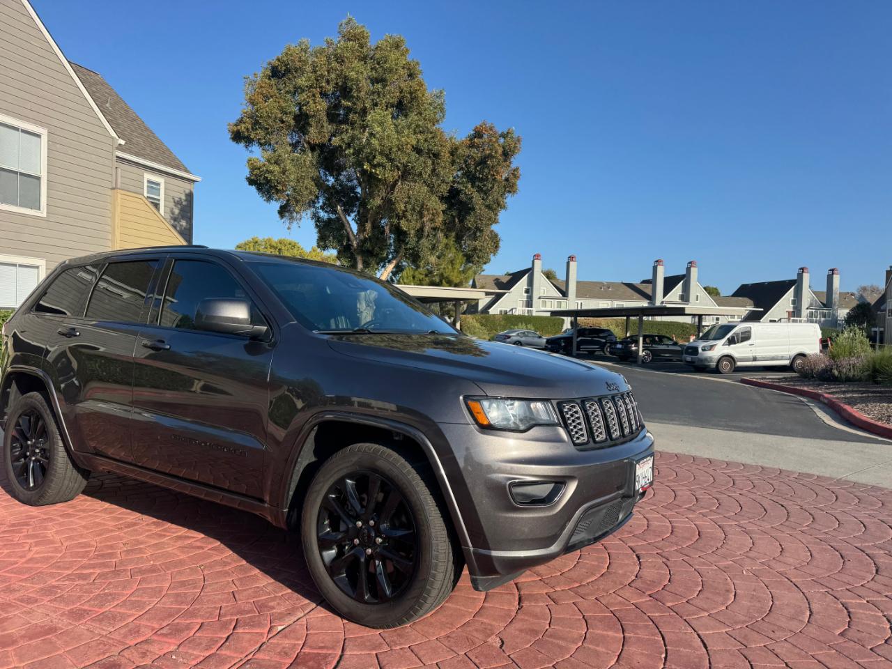 Jeep Grand Cherokee Laredo X 2WD 2021