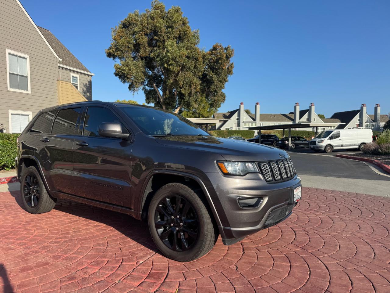 Jeep Grand Cherokee Laredo X 2WD 2021