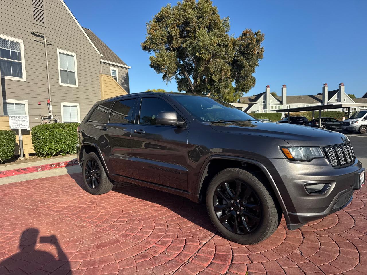 Jeep Grand Cherokee Laredo X 2WD 2021