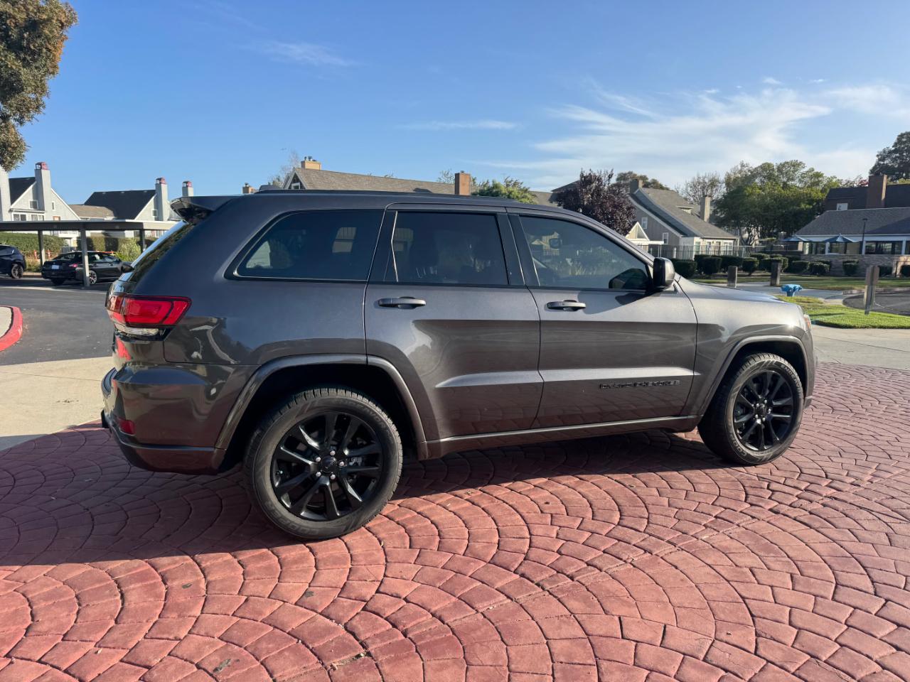 Jeep Grand Cherokee Laredo X 2WD 2021