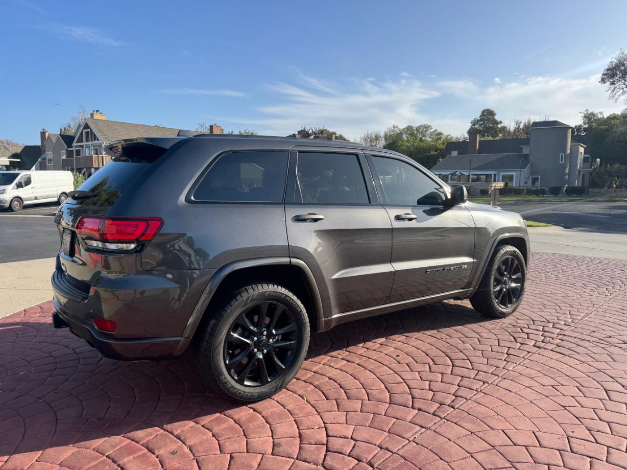 Jeep Grand Cherokee Laredo X 2WD 2021