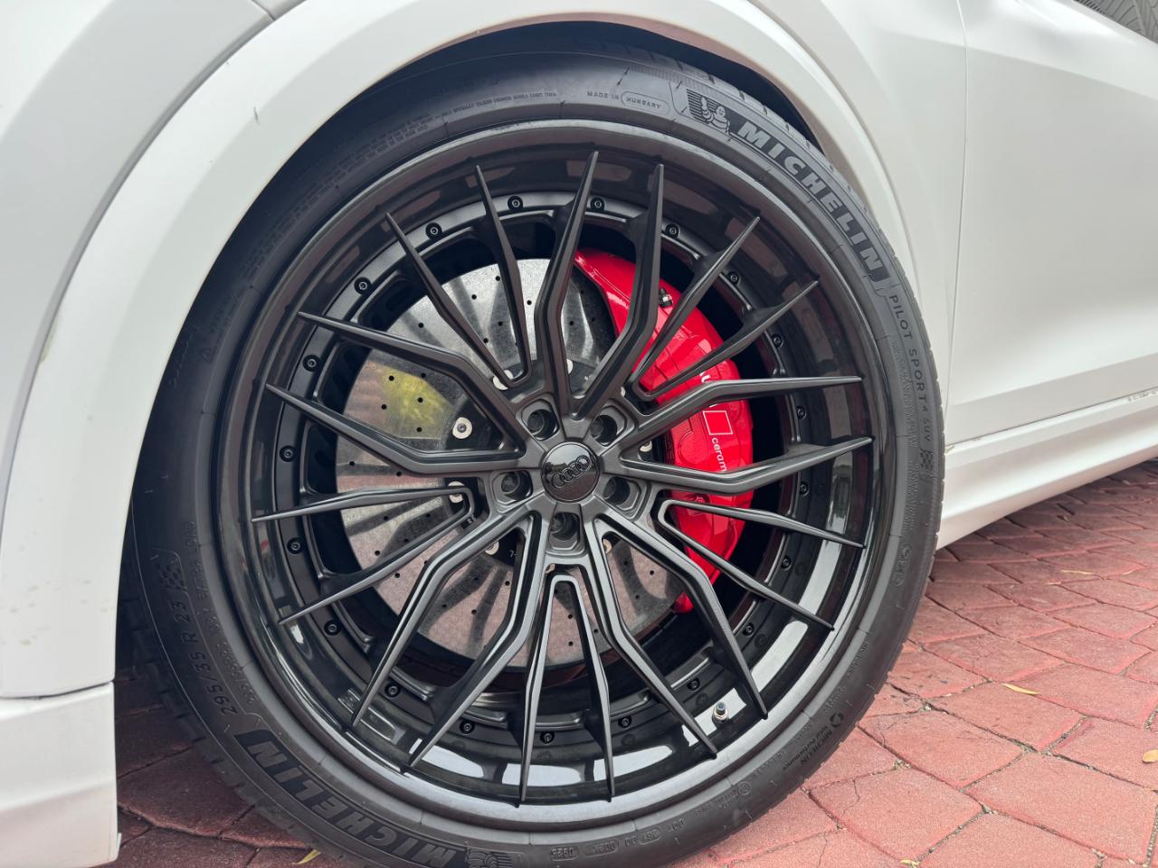 Audi RS Q8  2020