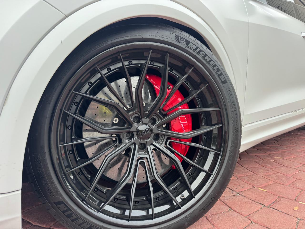 Audi RS Q8  2020