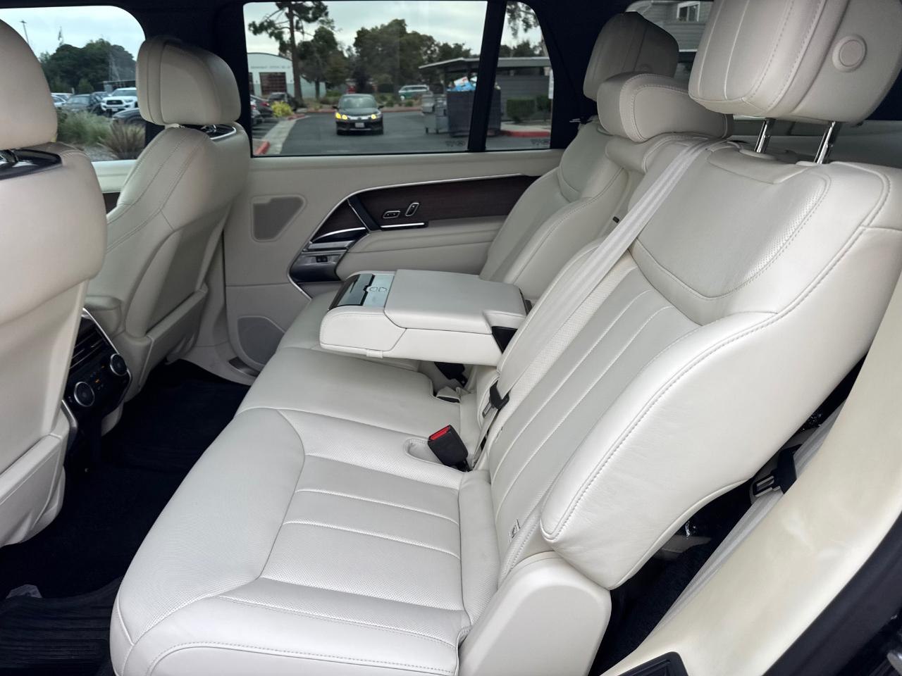 Land Rover Range Rover SE LWB 7 2025