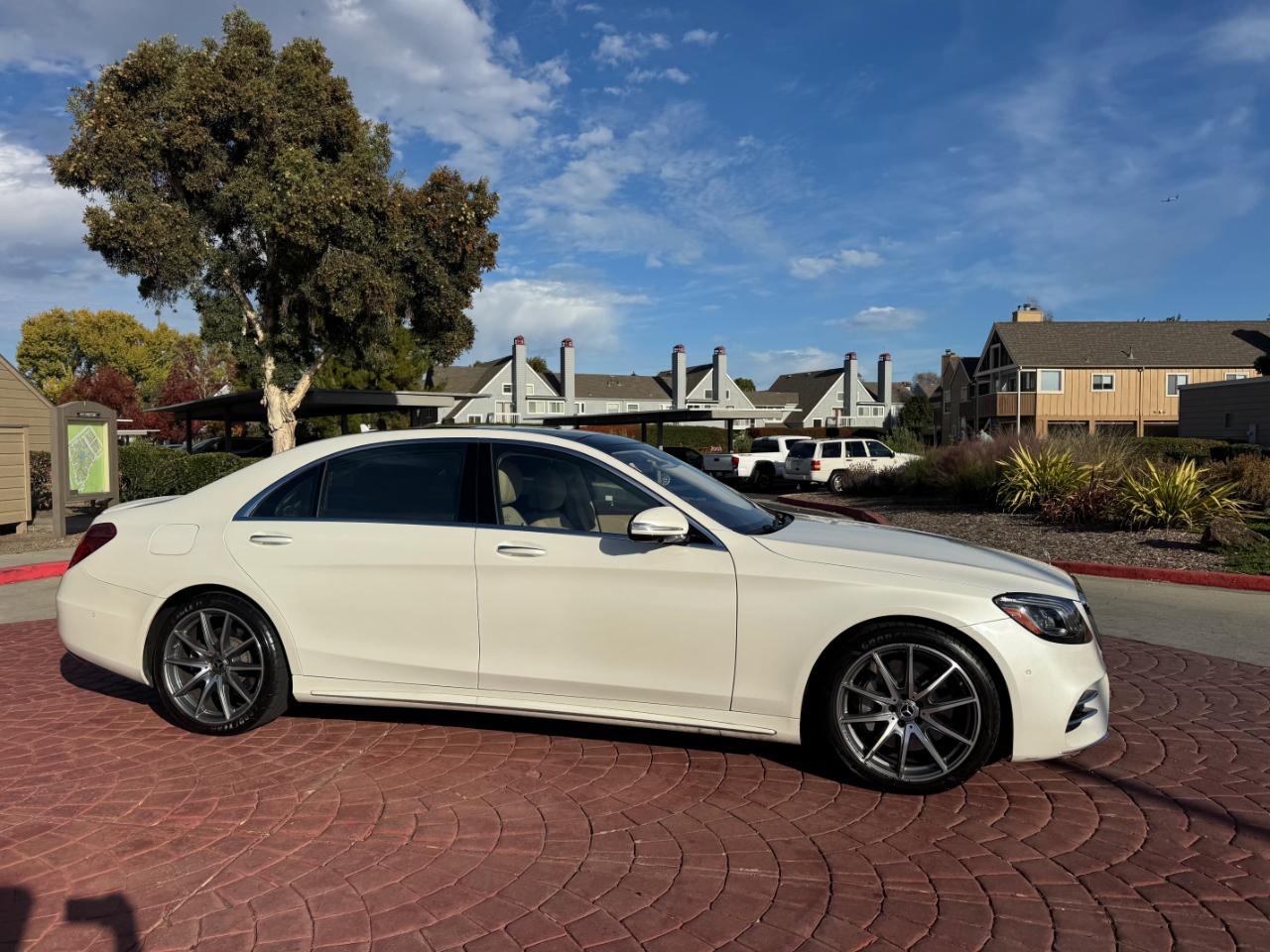 Mercedes-Benz S-Class S560 2019