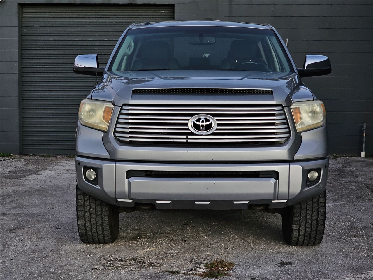 Toyota Tundra  2015