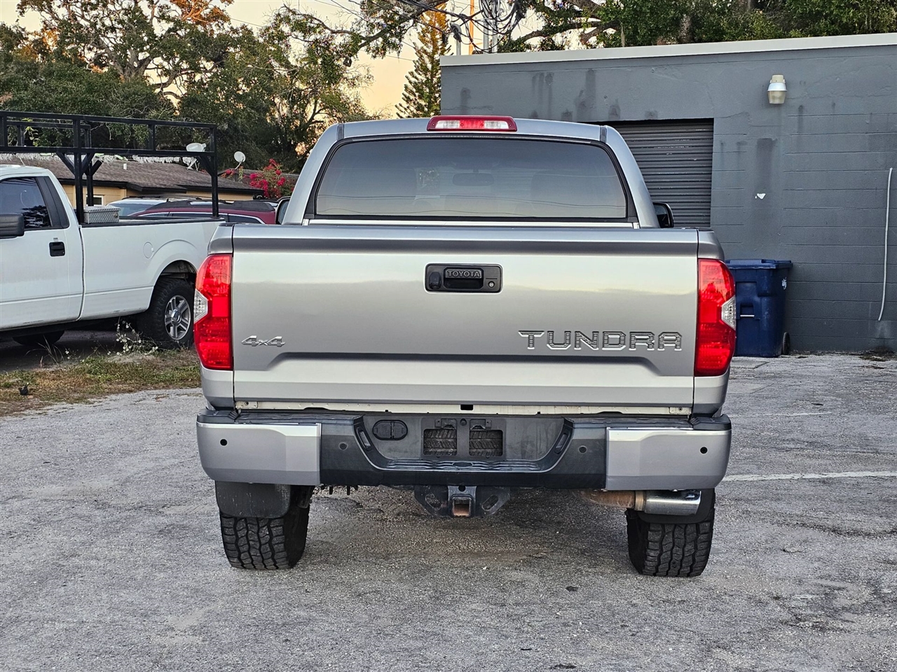 Toyota Tundra  2015
