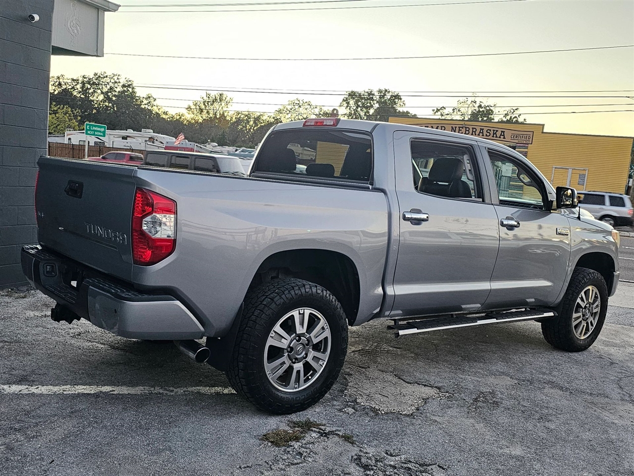 Toyota Tundra  2015