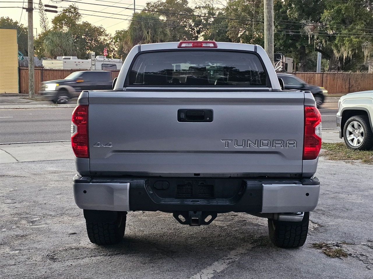 Toyota Tundra  2015