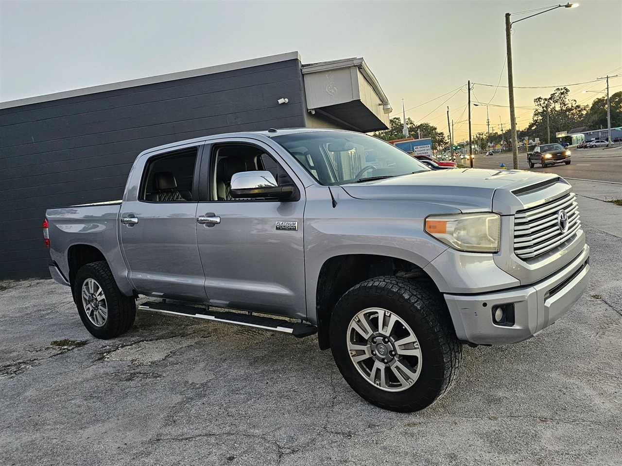 Toyota Tundra  2015