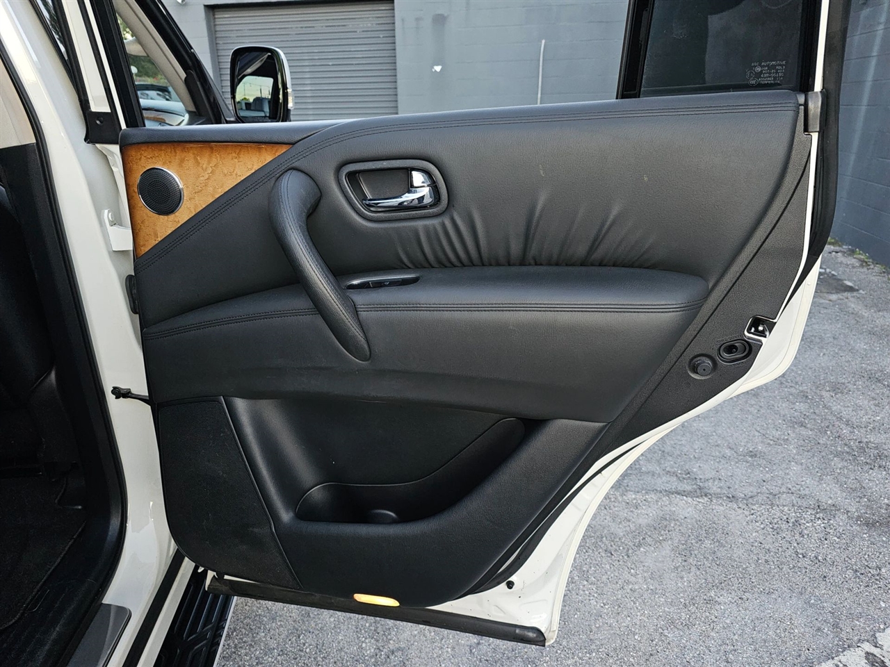 Infiniti QX56  2011