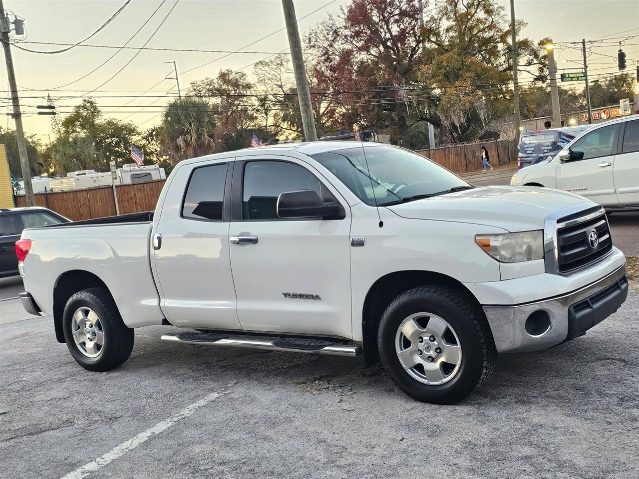 Toyota Tundra  2010