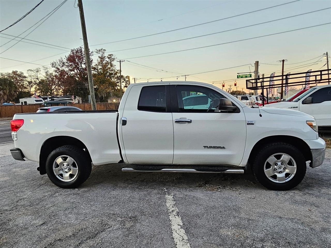 Toyota Tundra  2010
