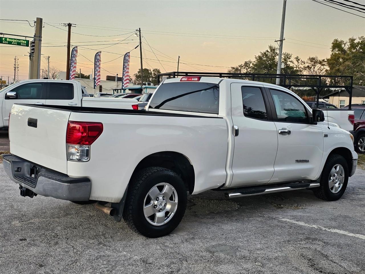 Toyota Tundra  2010