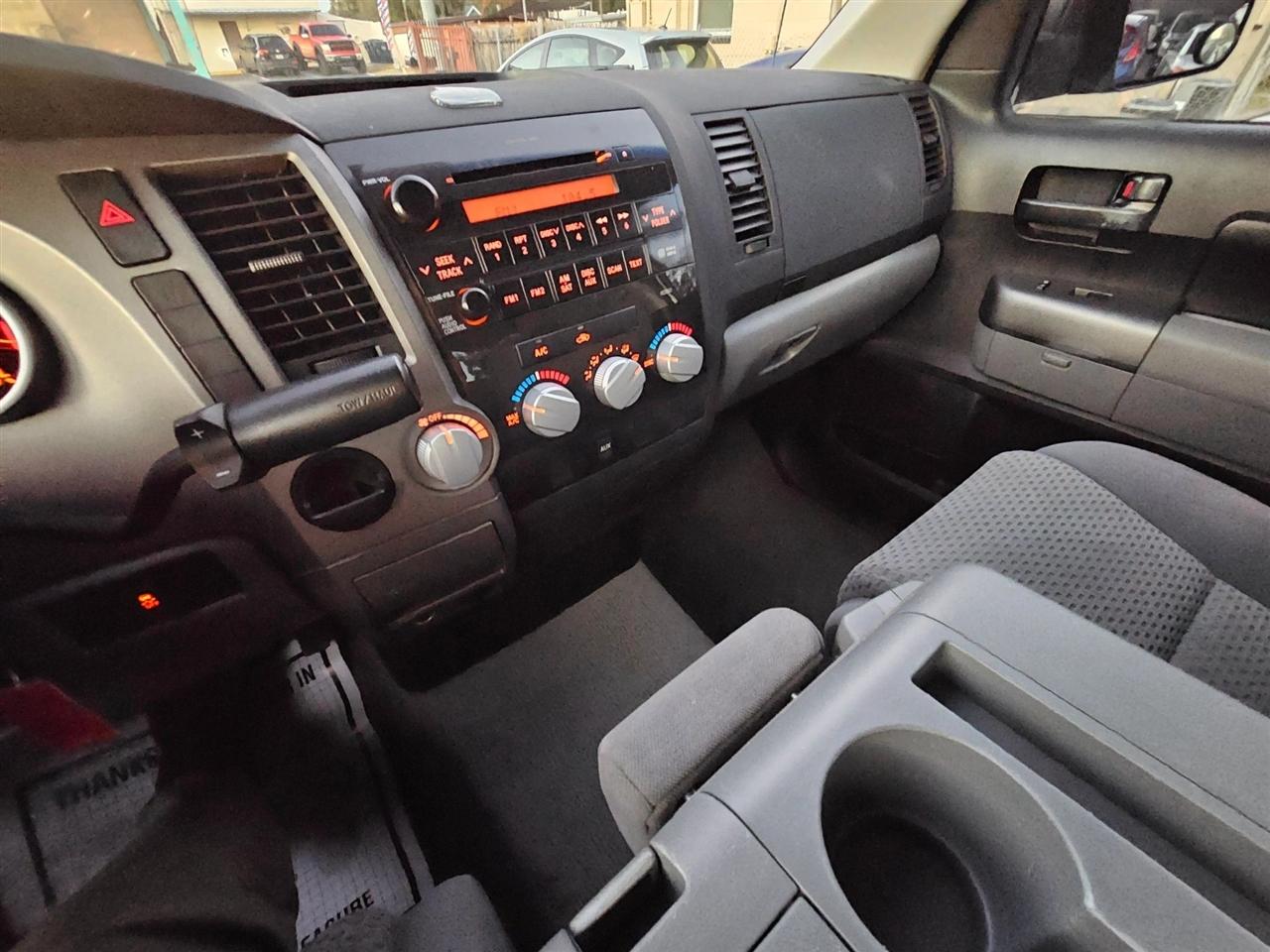 Toyota Tundra  2010