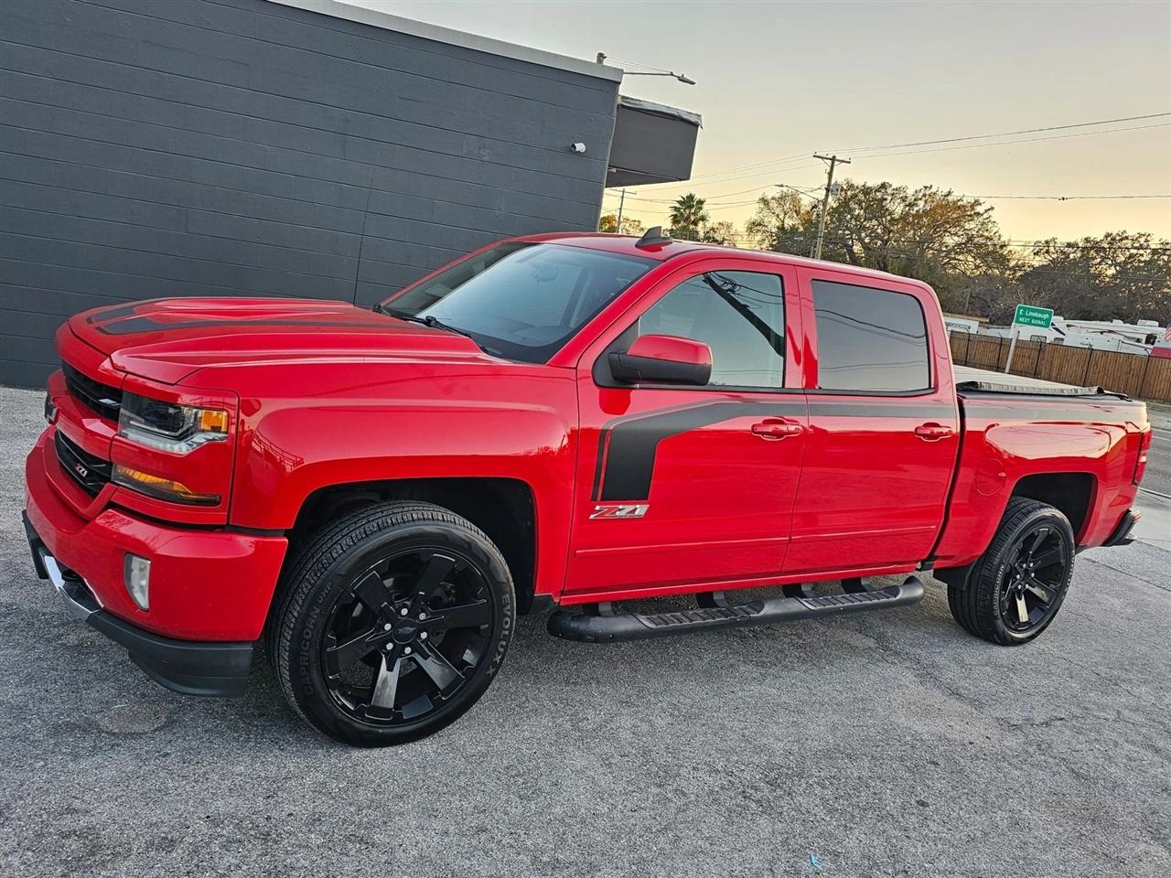 2017 Chevrolet Silverado 1500 Z71 LT Pickup 4D 5 3/4 ft
