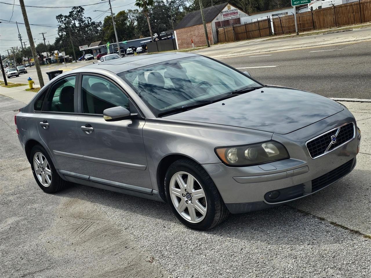 Volvo S40 (2004.5)  2004