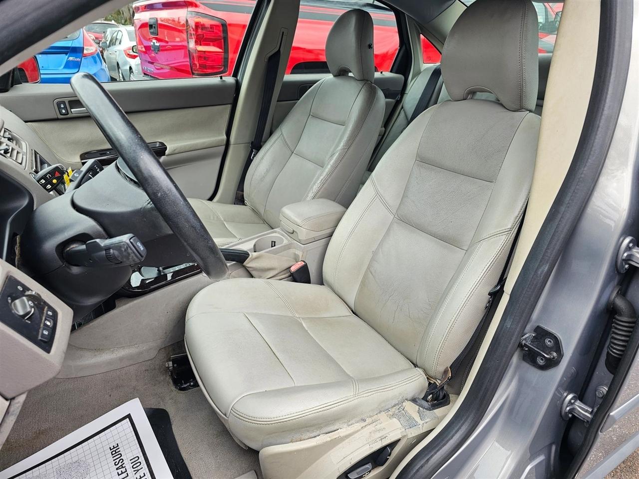 Volvo S40 (2004.5)  2004