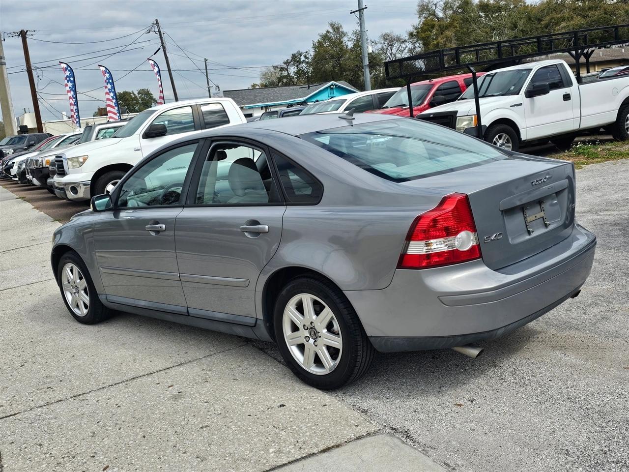 Volvo S40 (2004.5)  2004