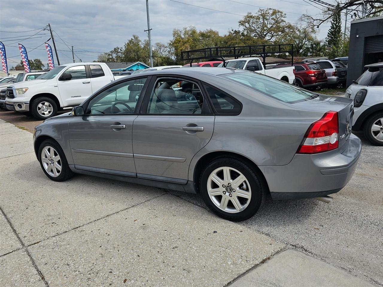 Volvo S40 (2004.5)  2004