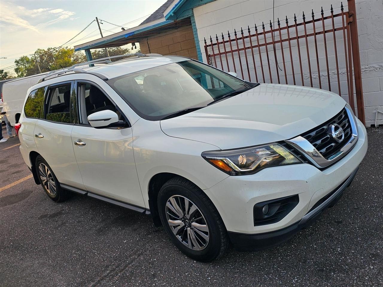Nissan Pathfinder  2018