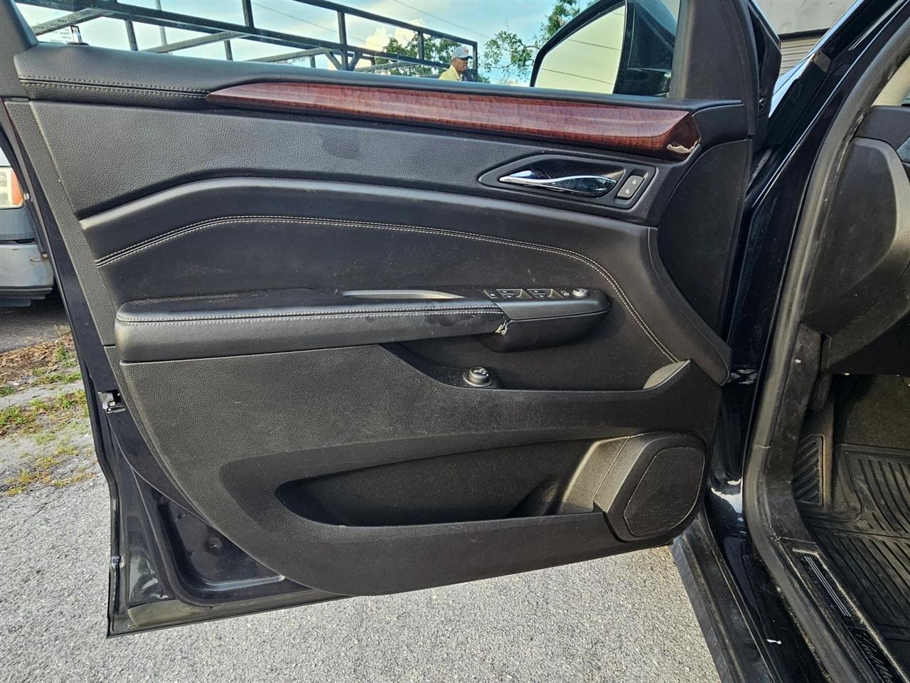 Cadillac SRX  2012