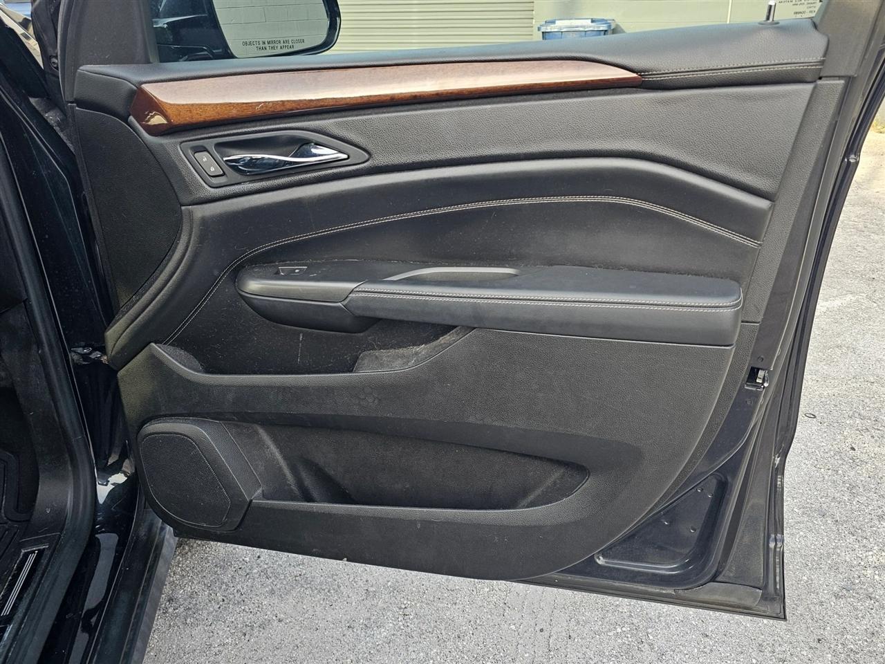 Cadillac SRX  2012