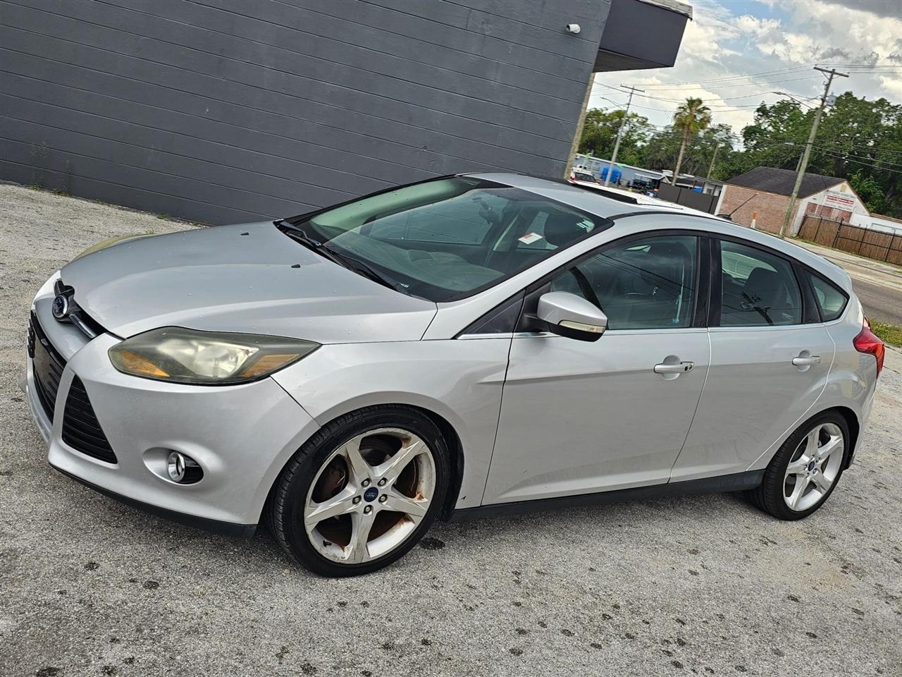 2014 Ford Focus Titanium Hatchback 4D