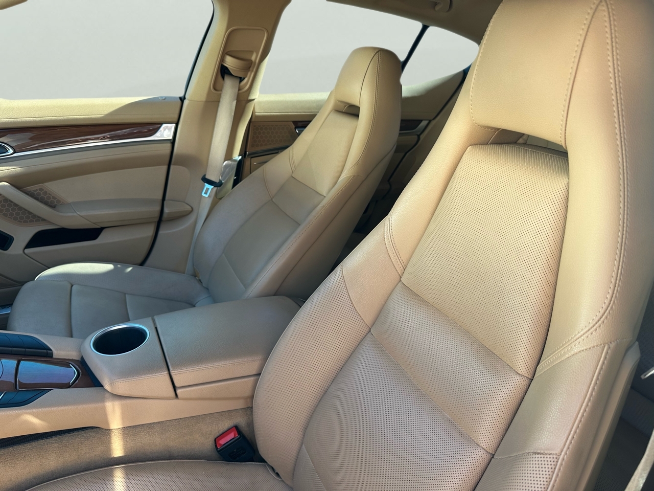 Porsche Panamera 4 2015