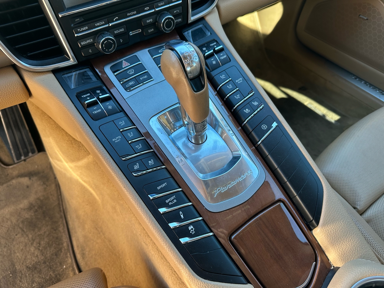 Porsche Panamera 4 2015