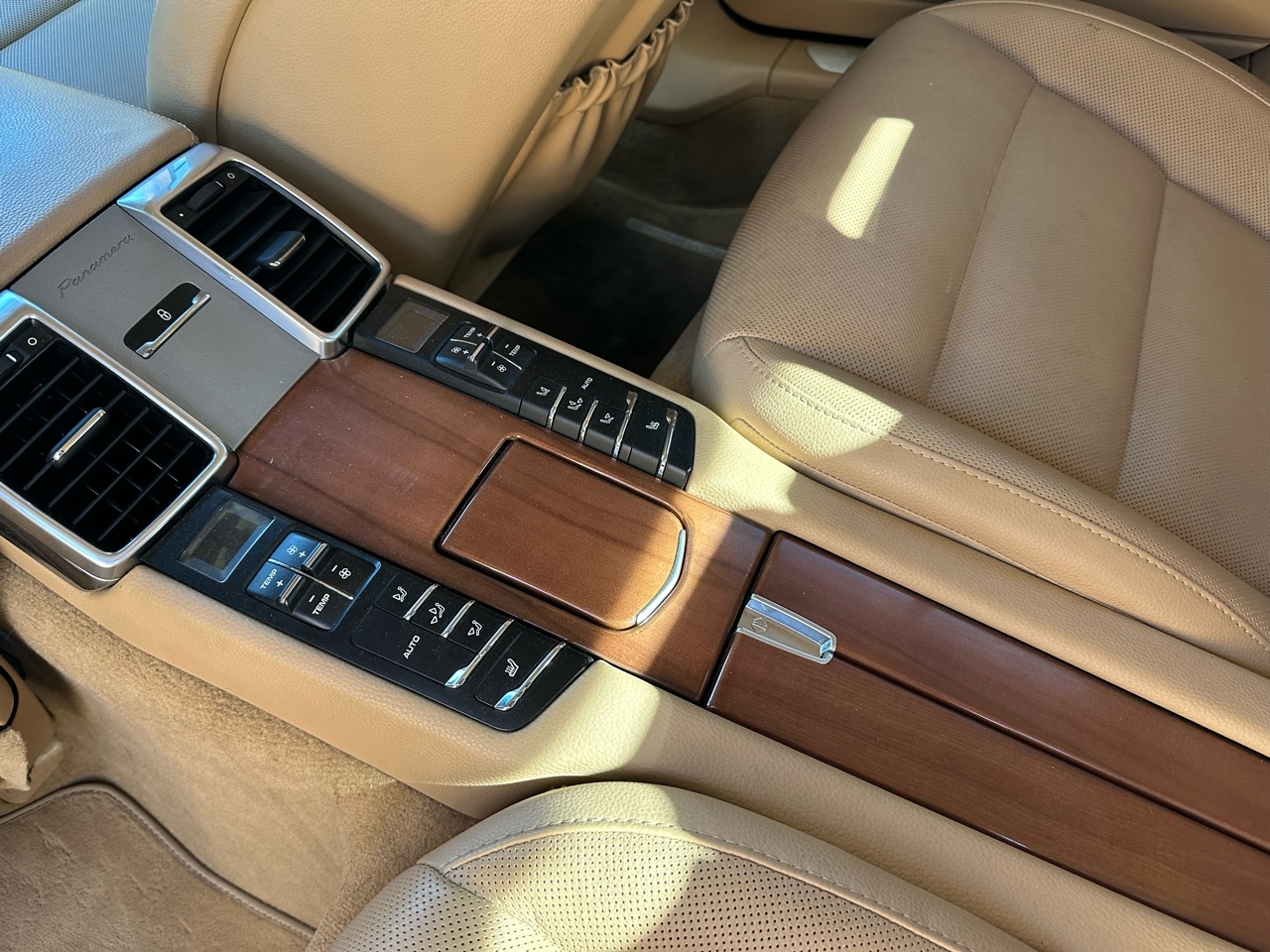 Porsche Panamera 4 2015