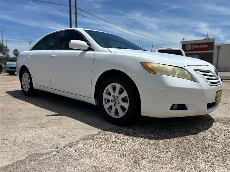 2008 Toyota Camry LE's photo