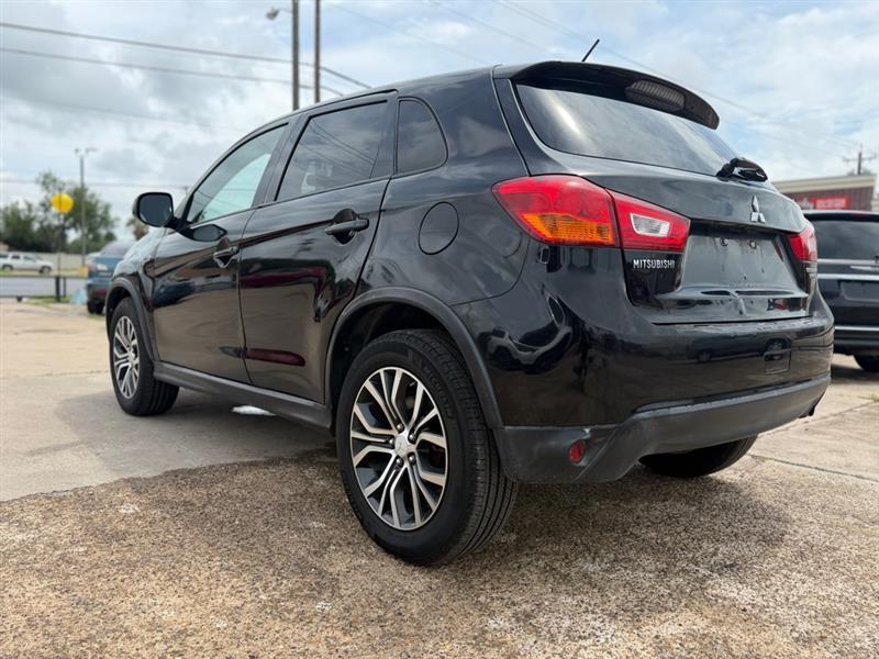 Mitsubishi Outlander Sport  2016