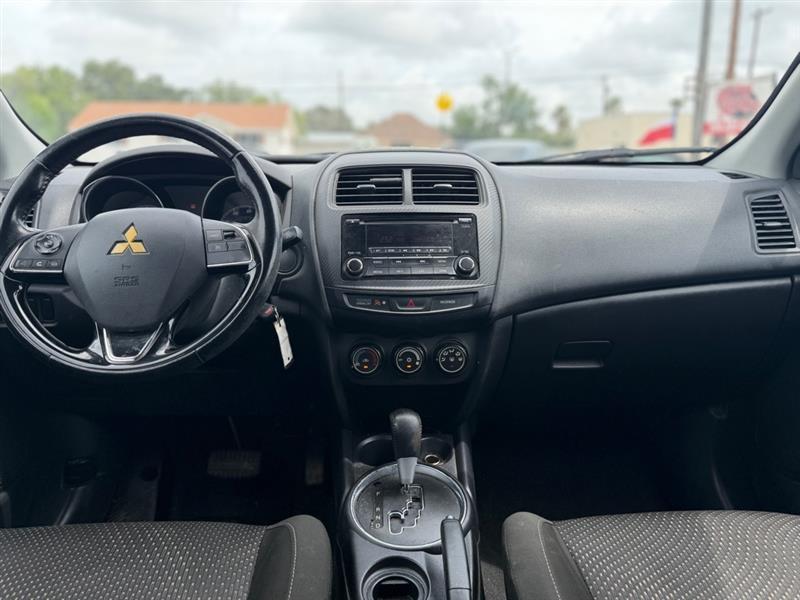 Mitsubishi Outlander Sport  2016
