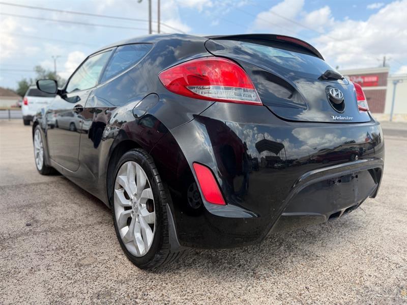 Hyundai Veloster  2013