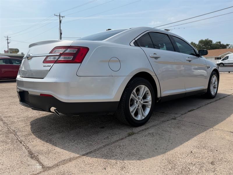 Ford Taurus  2017