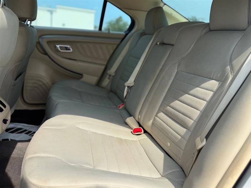 Ford Taurus  2017