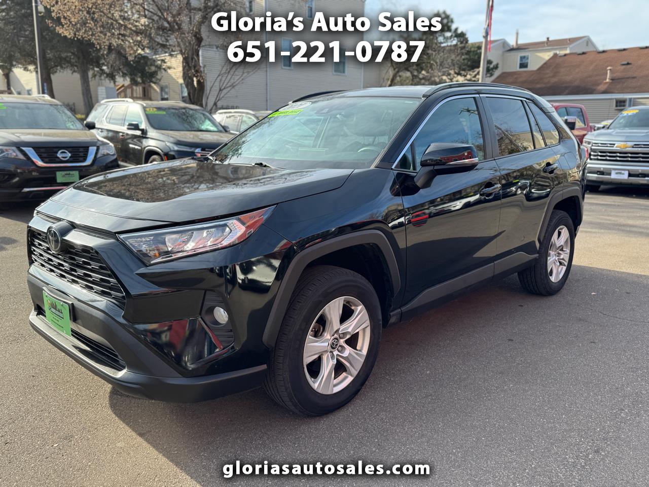 2021 Toyota RAV4 XLE's photo