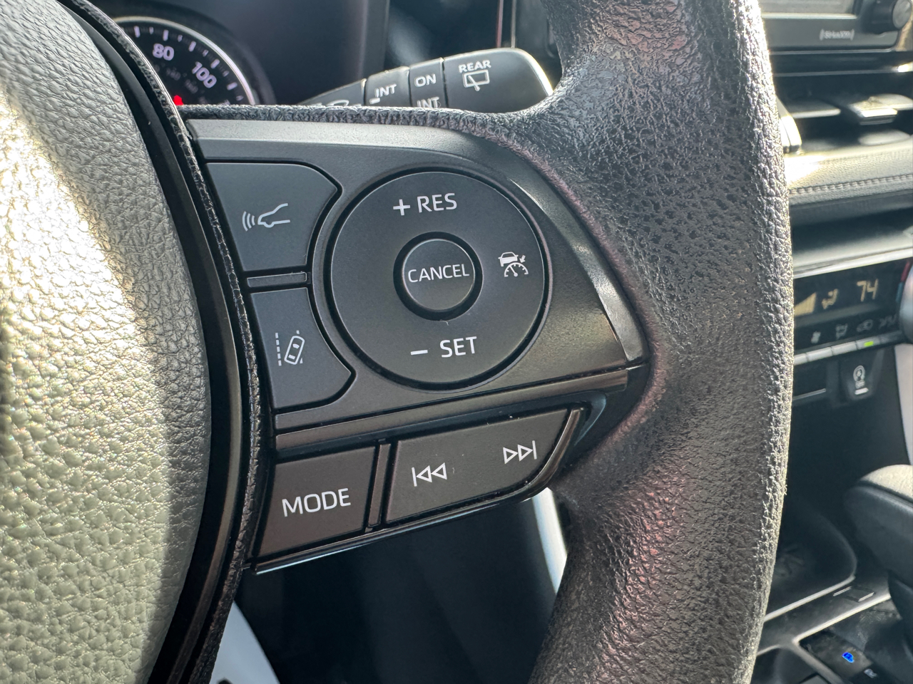 Toyota RAV4 XLE AWD 2021