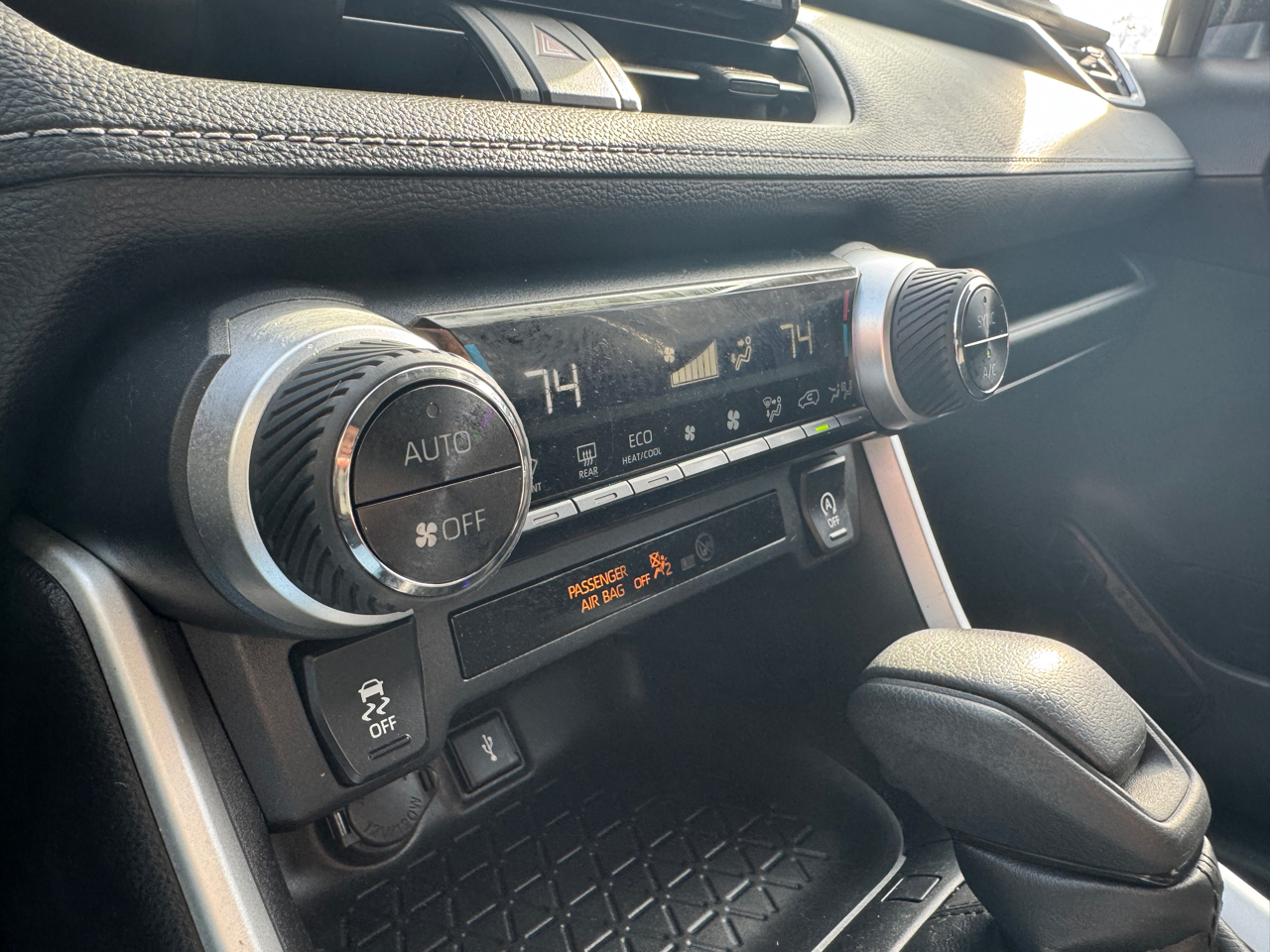 Toyota RAV4 XLE AWD 2021