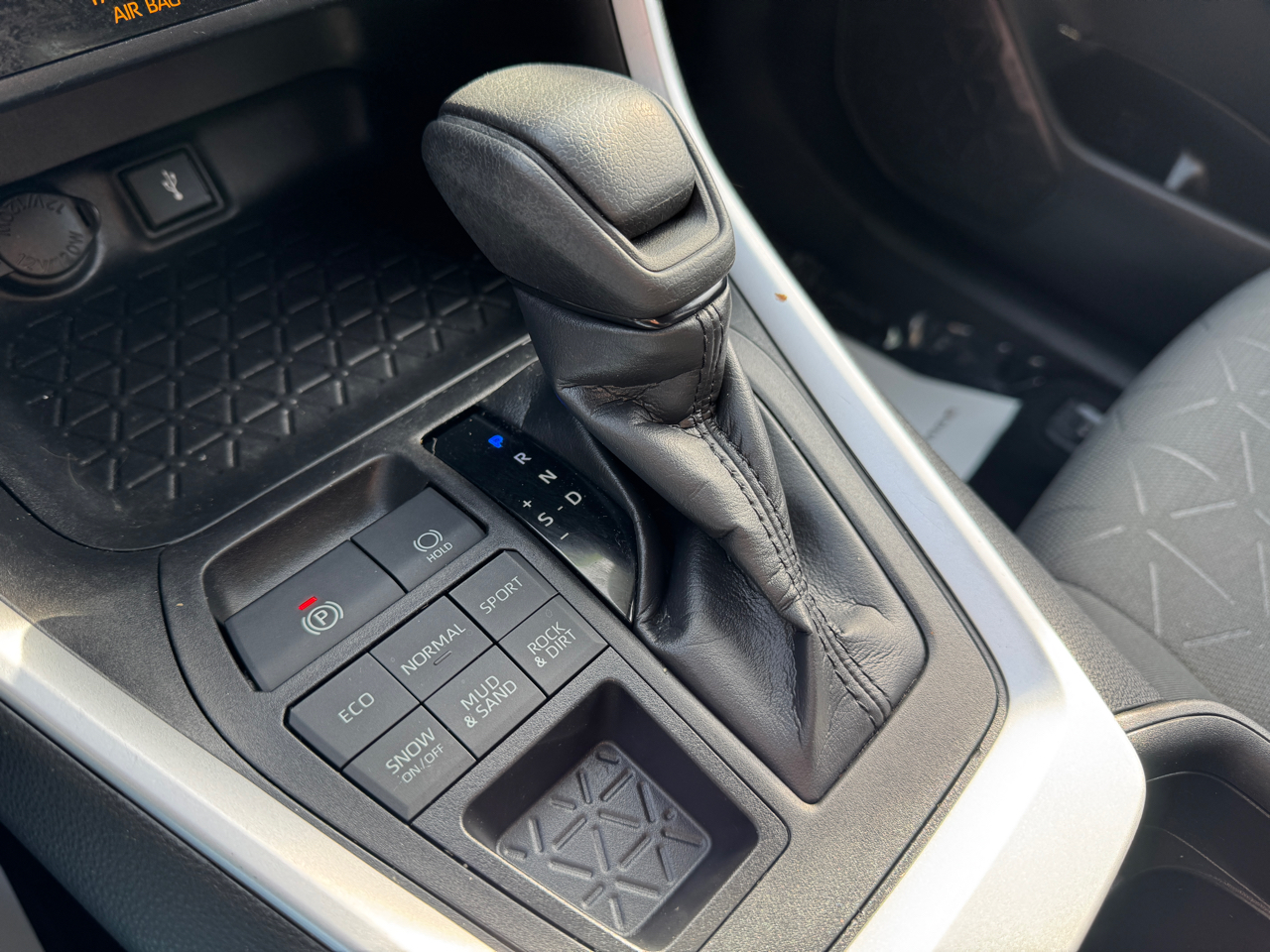 Toyota RAV4 XLE AWD 2021